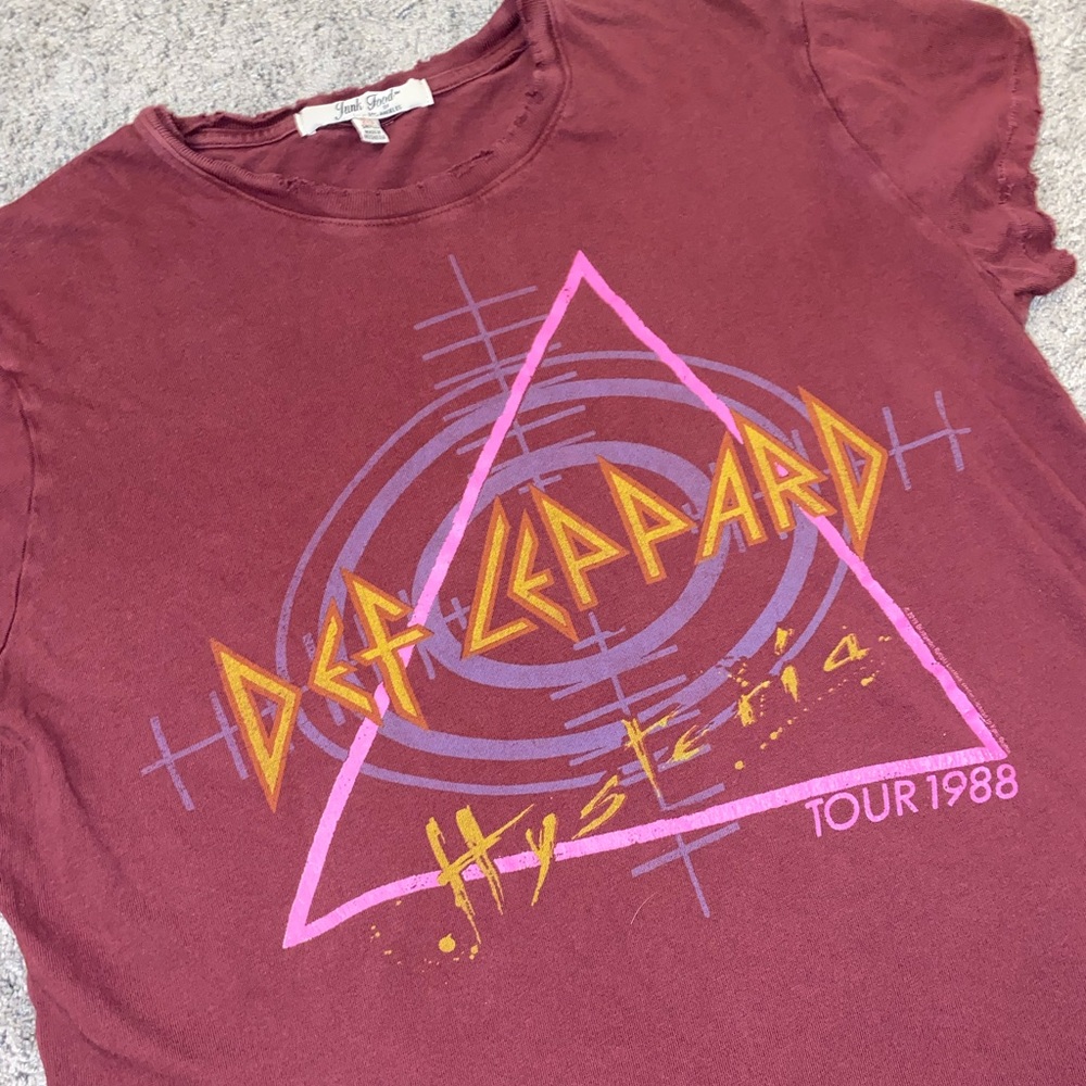 graphic band tee